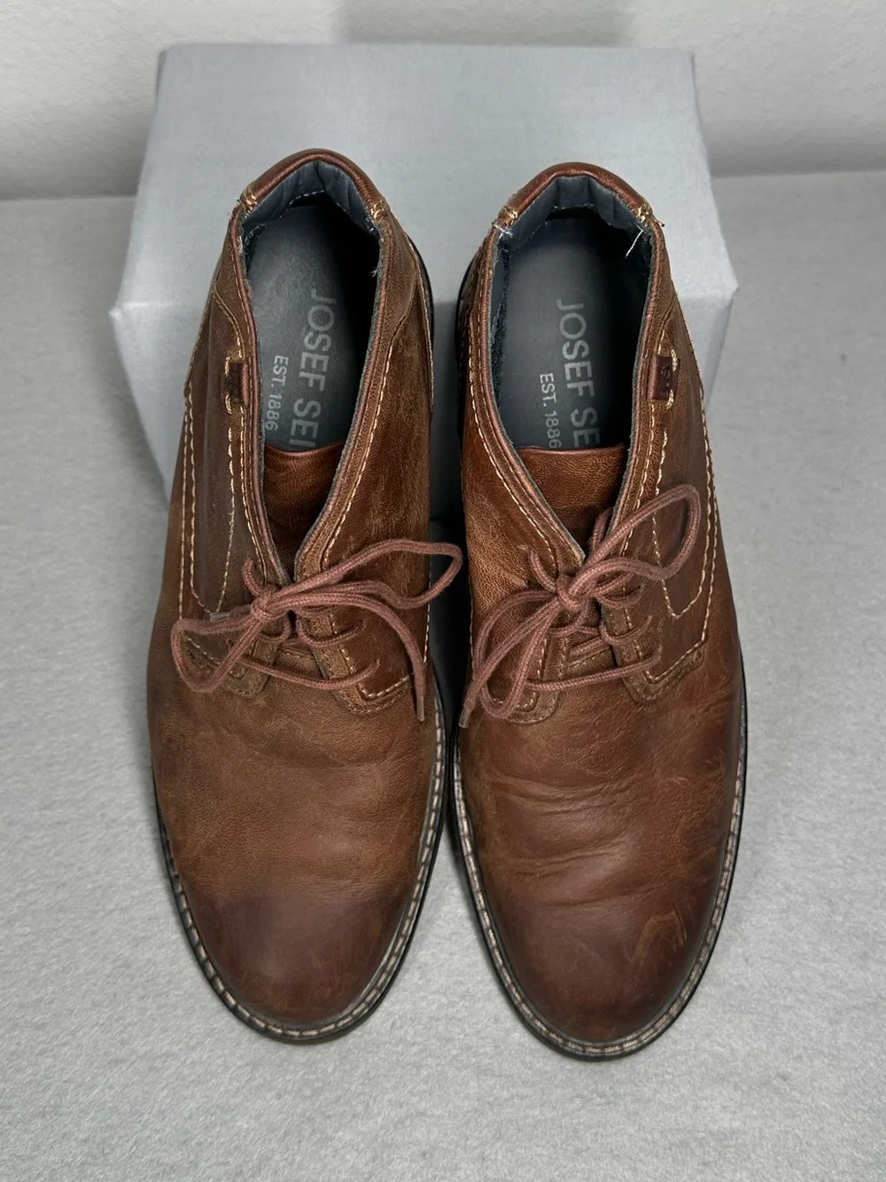 Josef Seibel Earl 04 Leather Chukka Boots